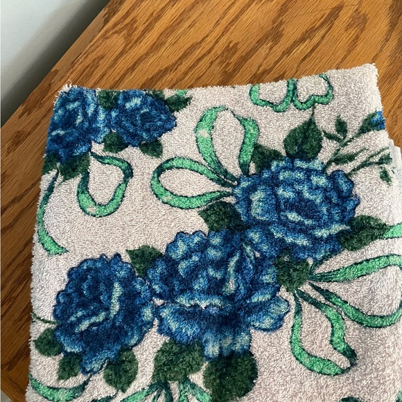 Vintage  3 piece set!  Floral Blue and Green Towel Set - Picture 2 of 3